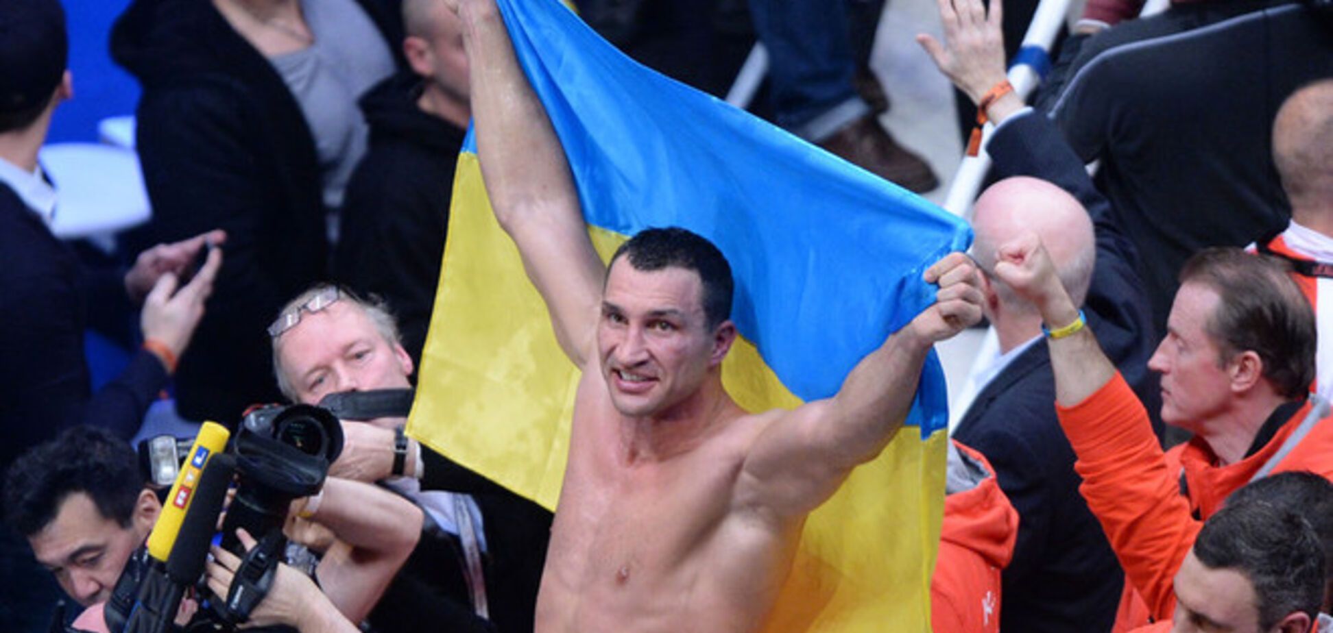 Порошенко поздравил Кличко с победой над 'Коброй'