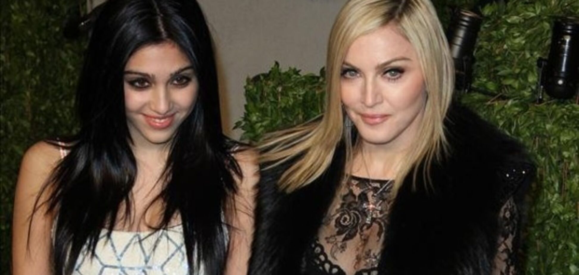 Мадонна поделилась семейными снимками выросших дочки и сына