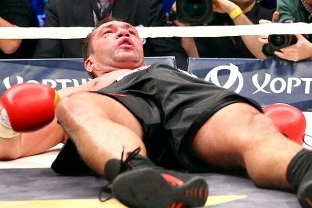 В России призывают полицию проверить перчатки Кличко