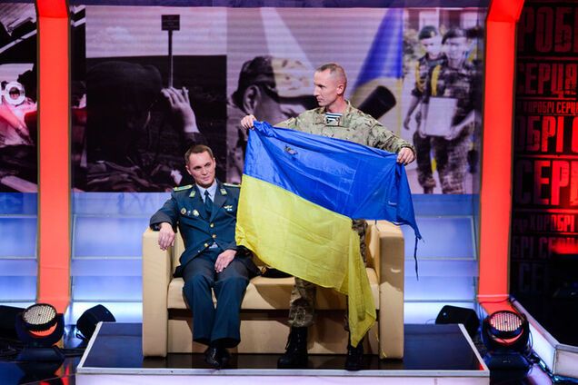 Пограничник спас украинский флаг от надругательства террористов