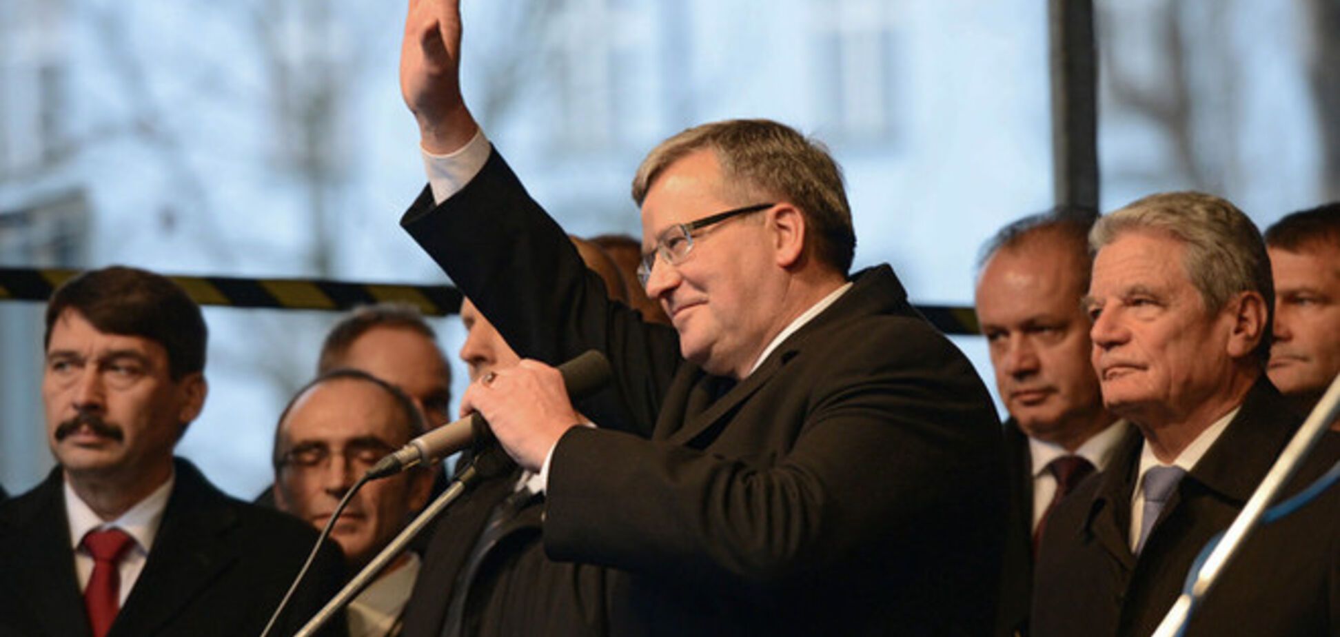Коморовский призвал Восточную Европу к солидарности с Украиной