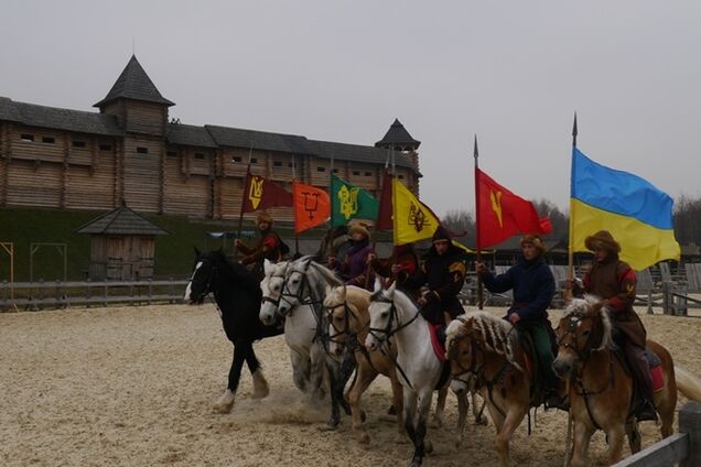 В Древнем Киеве прошел турнир по историческому фехтованию: в стороне никто не остался