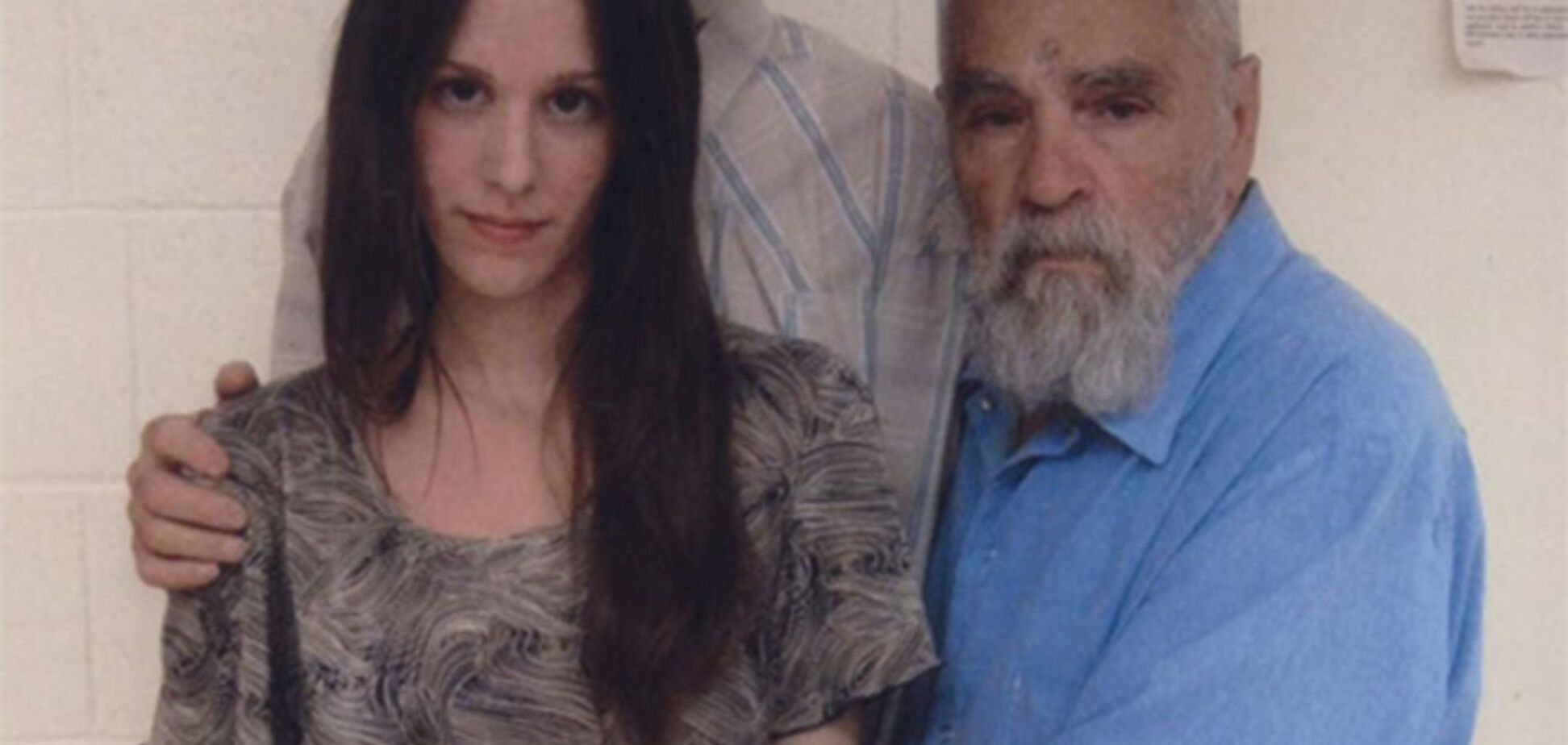 В американской тюрьме 80-летний серийный убийца женился на молодой фанатке