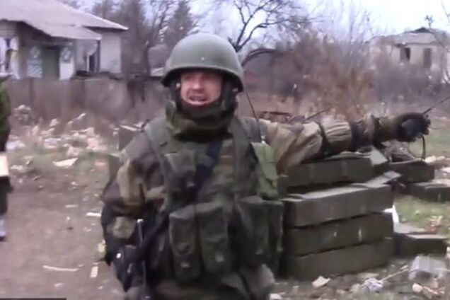 Моторола оклемался после ранения и заснял на видео обстрел позиций украинских военных