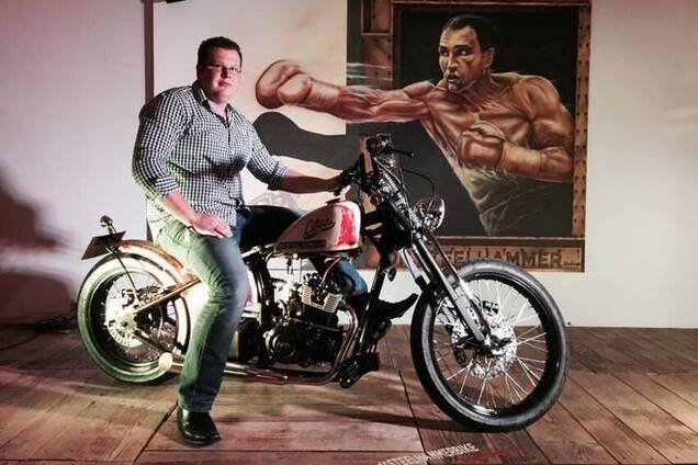 Кличко щедро наградил преданного фаната: фото подарка