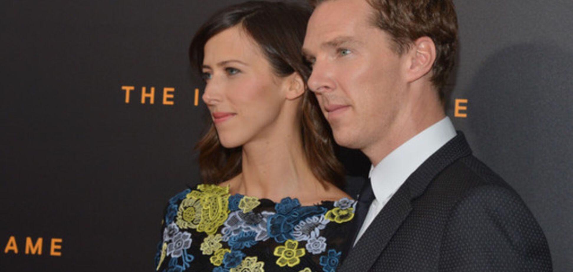 Камбербэтч с невестой на красной дорожке (а у Киры Найтли опять чудесное платье)