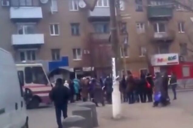 Как в Торезе женщины устроили голодный бунт: опубликовано видео