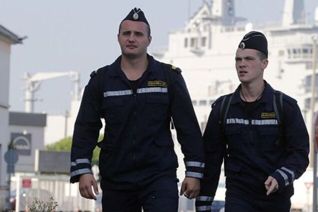 Російський екіпаж піднявся на борт 'Містраля' - ЗМІ