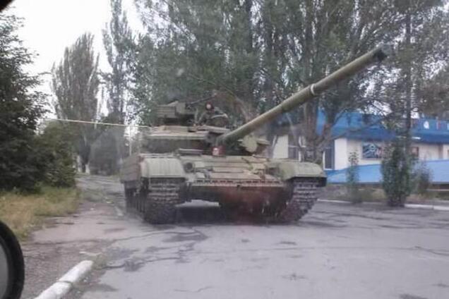 Посольство Великобританії в Україні розробило для Путіна інструкцію з розпізнавання російських танків