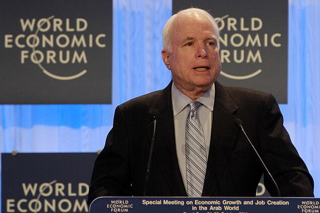 Маккейн пообещал сделать все возможное, чтобы Украина стала сильнее