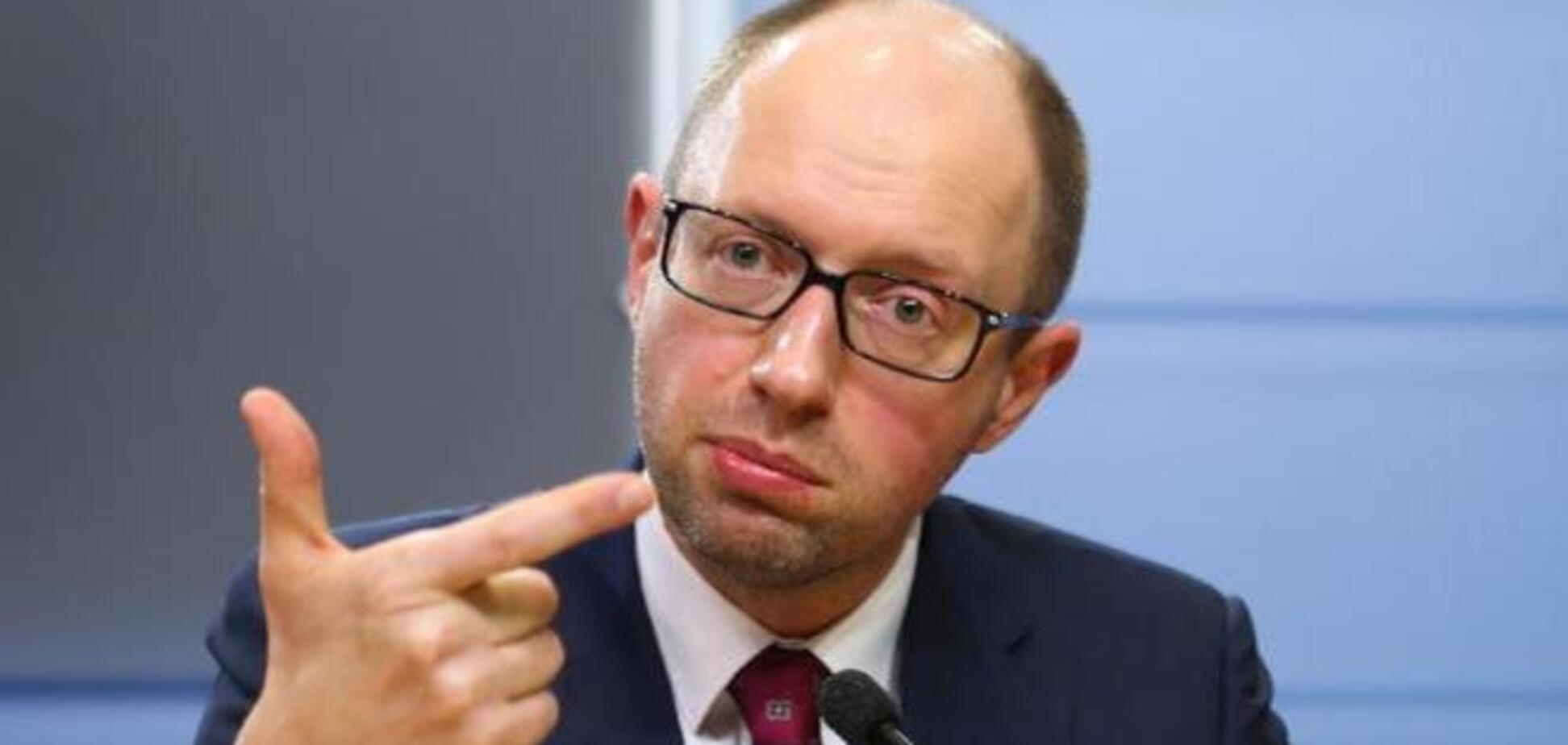 Яценюк хочет увеличить капитал 'Ощадбанка' на 11 млрд гривен