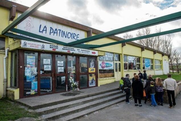 Во Франции вылетевшая на трибуны шайба убила ребенка