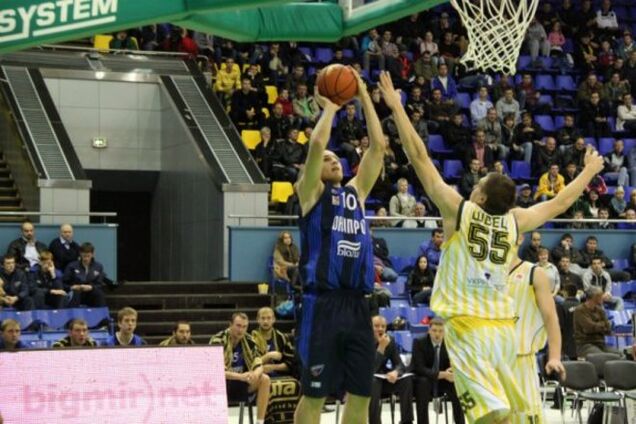 'Киев' проиграл 'Днепру', чемпион поиздевался над аутсайдером