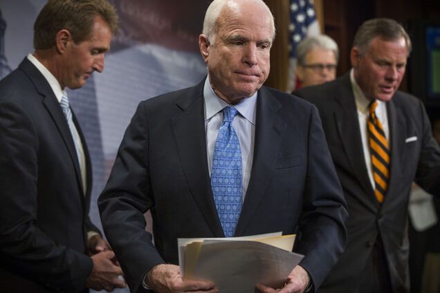 Маккейн: США должны отказаться от российских космических двигателей