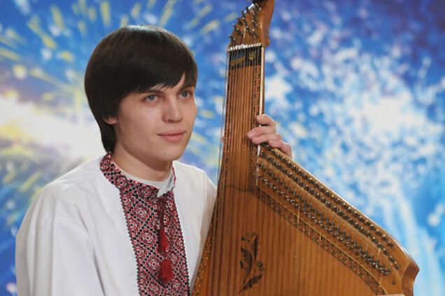 Украинский музыкант переиграл неофициальный гимн Майдана на бандуре