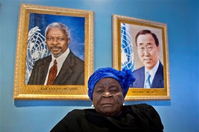 Бабушка Обамы получила награду ООН: опубликованы фото