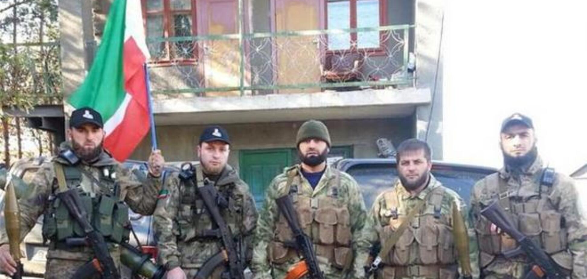 Чеченские наемники в Instagram похвастали 'ксивами ополченцев' и фотографией с Захарченко