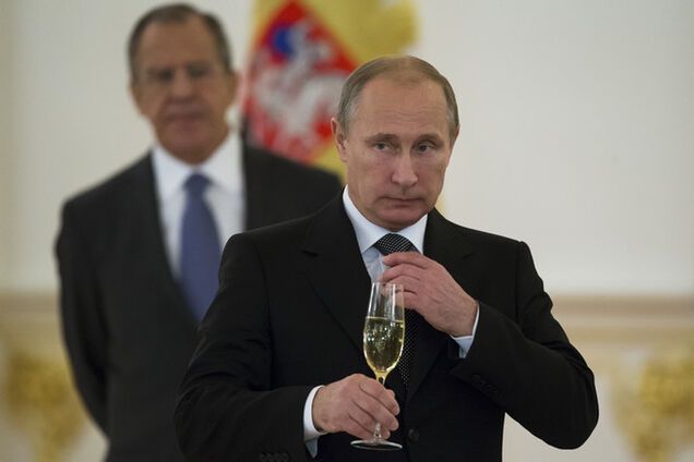 Путин почувствовал опасность 'цветной революции' в России