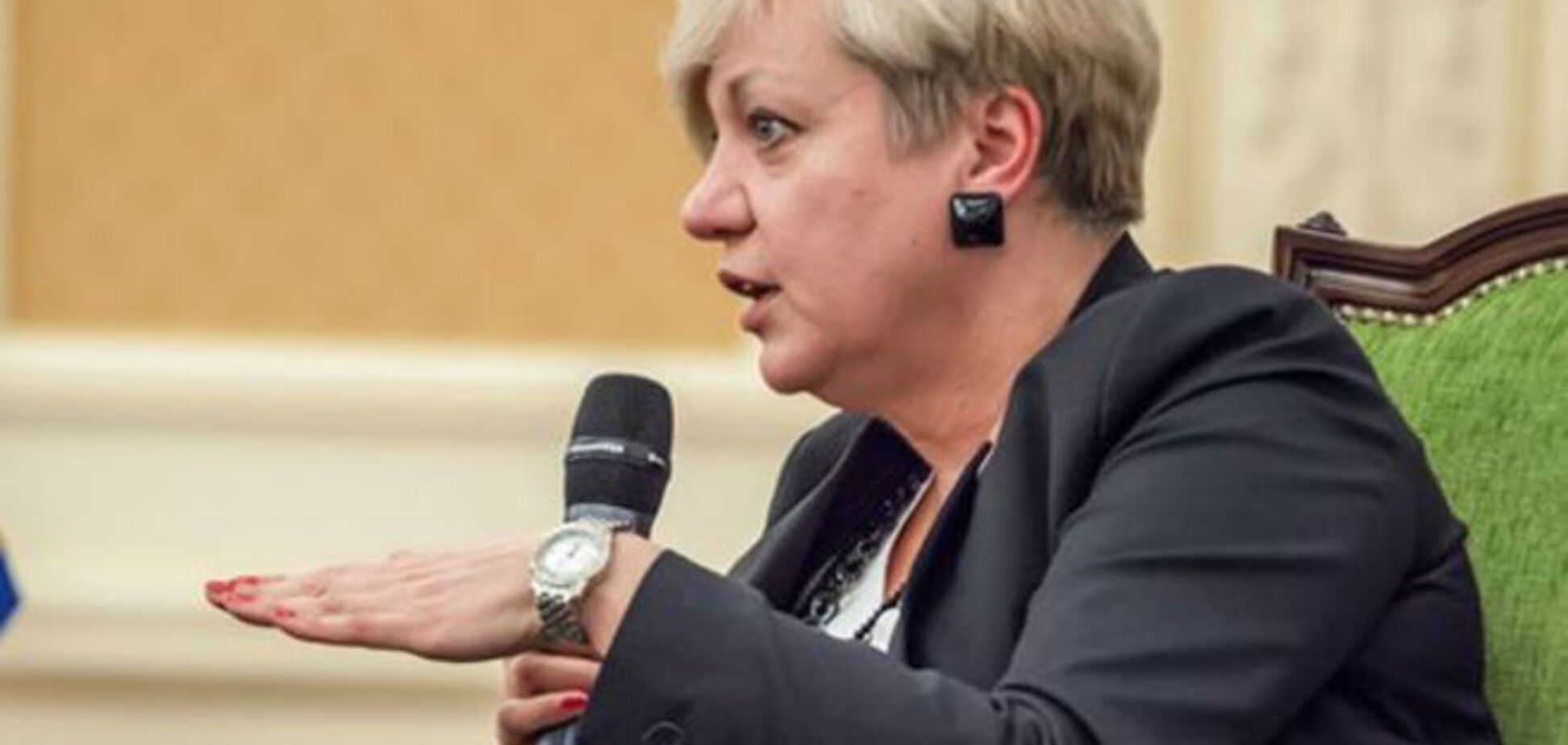 Гонтарева обвинила бизнес в 100% девальвации гривни