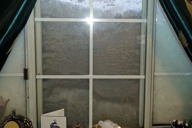 В Instagram массово выкладывают фото последствий снегопада в США: дома занесло по крышу