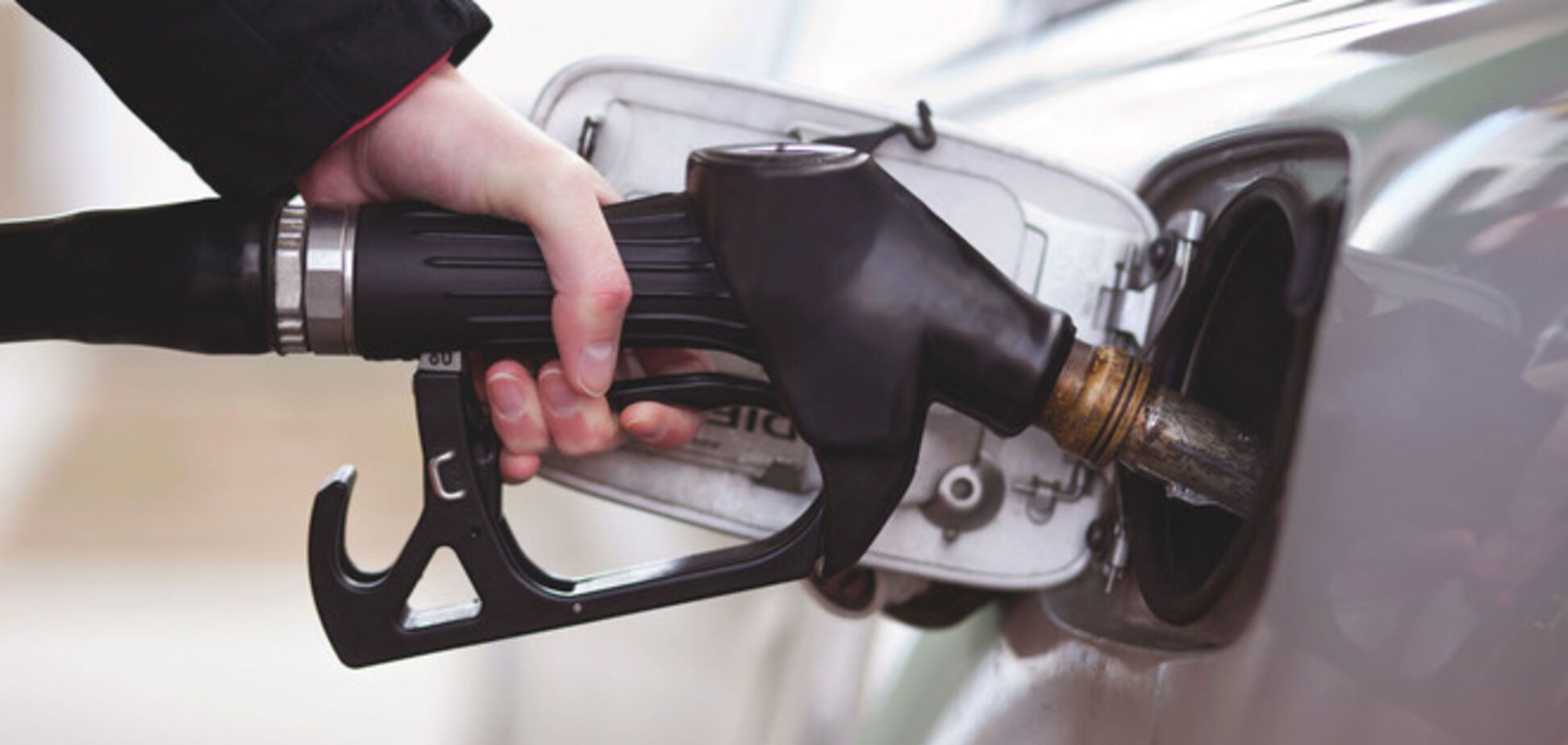 На украинских АЗС усилили контроль за качеством бензина 