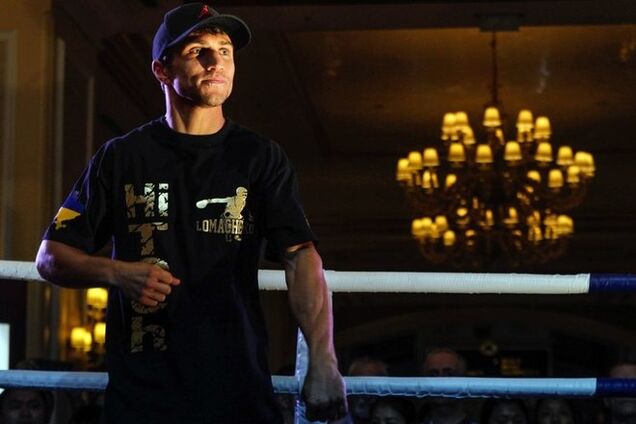 СуперВася размялся перед чемпионским боем: фото и видео тренировки