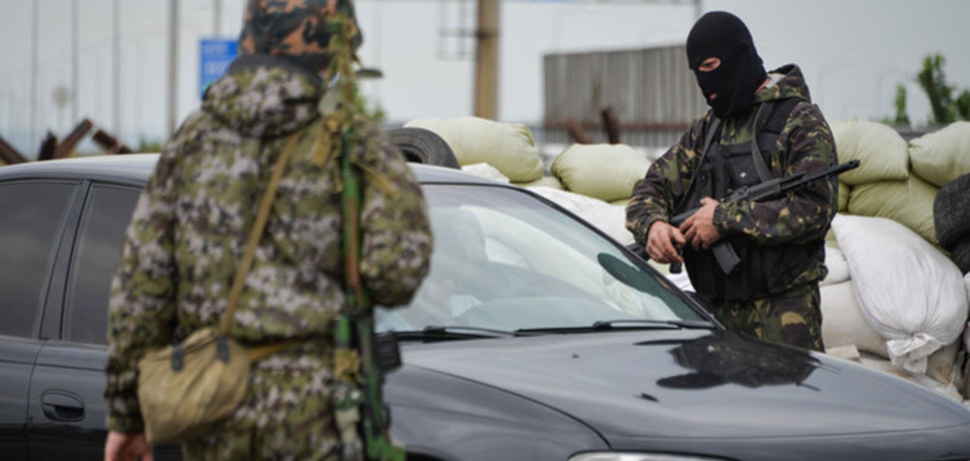 В Новоазовске боевики заживо сожгли таксиста и перестреляли друг друга