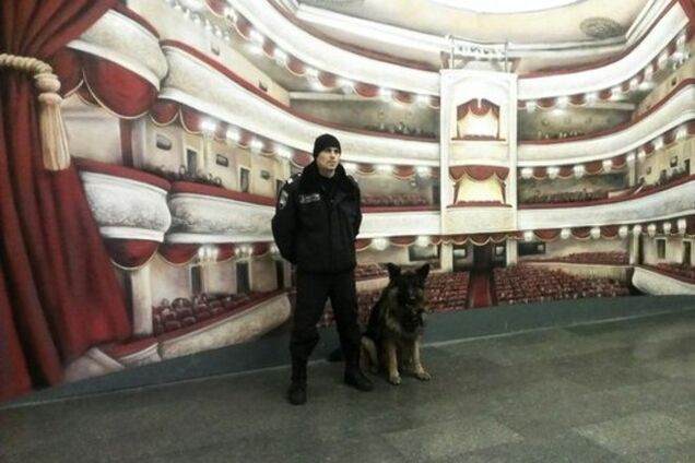 В киевском метро на дежурства вышли собаки: фотофакт