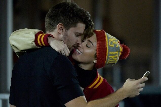 Мать нового бойфренда Майли Сайрус против их отношений