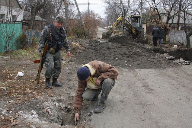 В Счастье снаряд боевиков взорвался рядом со школой: пострадали 7 мирных жителей