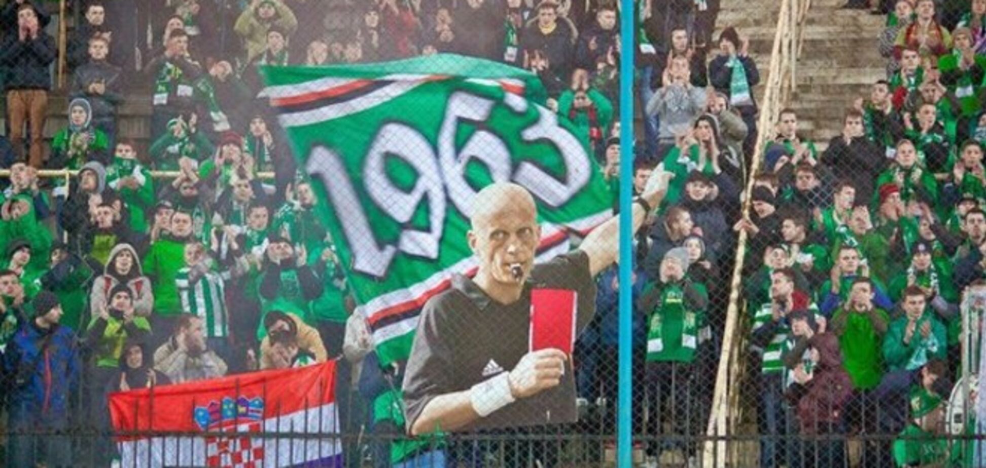 Тренер 'Днепра': было больно видеть быдло, улюлюкающее под гимн Украины