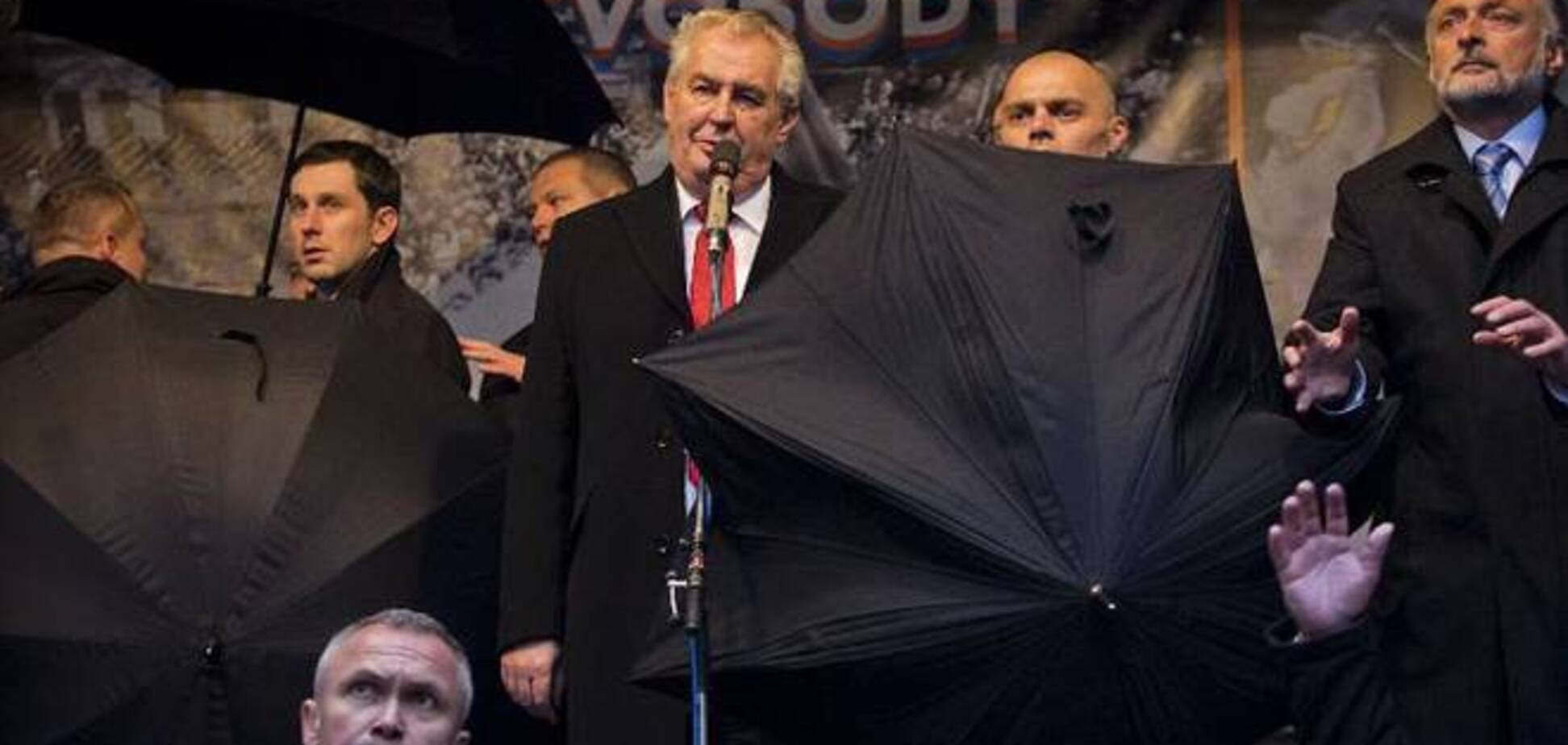 Рейтинг президента Чехии рухнул из-за его антиукраинской и прокремлевской позиции