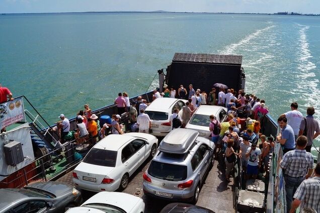 Оккупационная власть Крыма уже обвинила Кремль в 'бардаке' на Керченской переправе