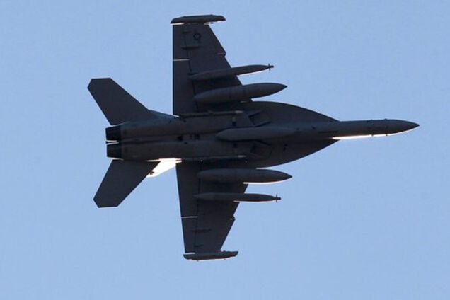 Историк на примере Второй мировой войны объяснил отказ Украины от канадских истребителей