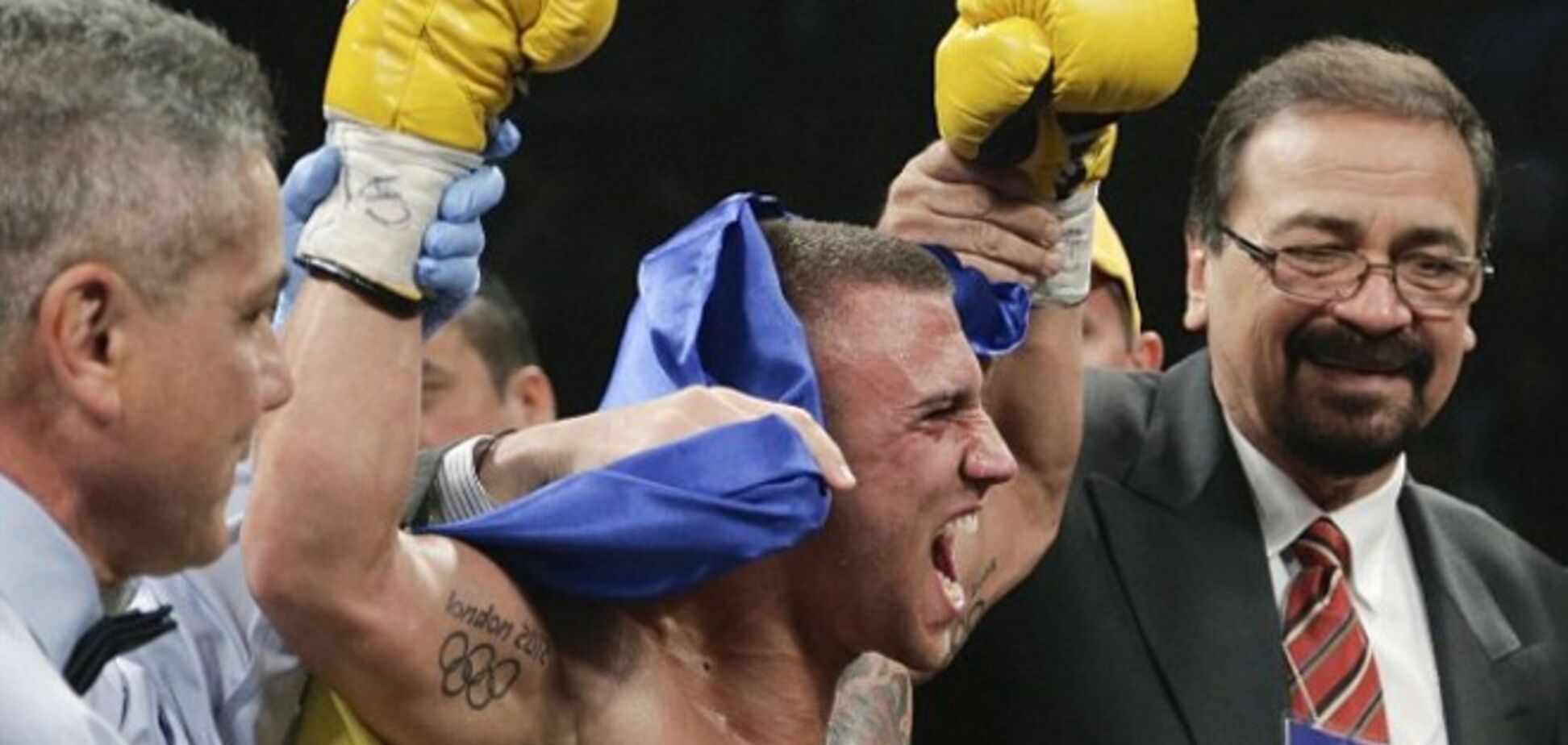 Василий Ломаченко посвятил победу Украине