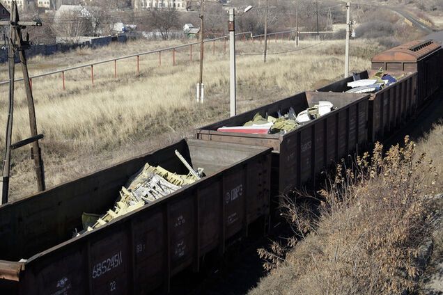Поезд с обломками Boeing-777 прибыл в Харьков