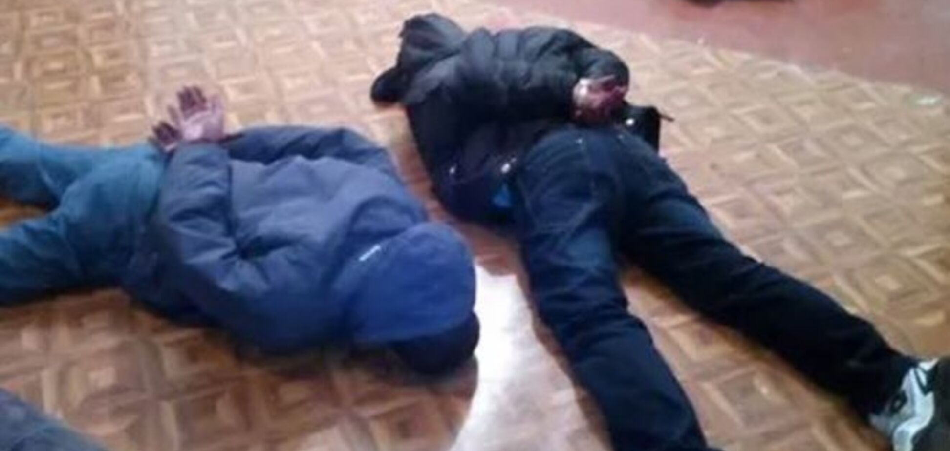 Трое сепаратистов с марихуаной ввалились в штаб 'Правого сектора' в Киеве