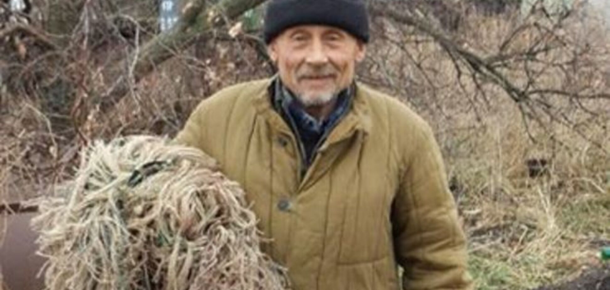 Даст фору многим молодым. В сети показали украинского снайпера из зоны АТО деда Василия