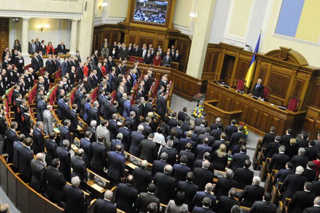Первое заседание ВР откроет Турчинов, принимать присягу нардепы будут одновременно