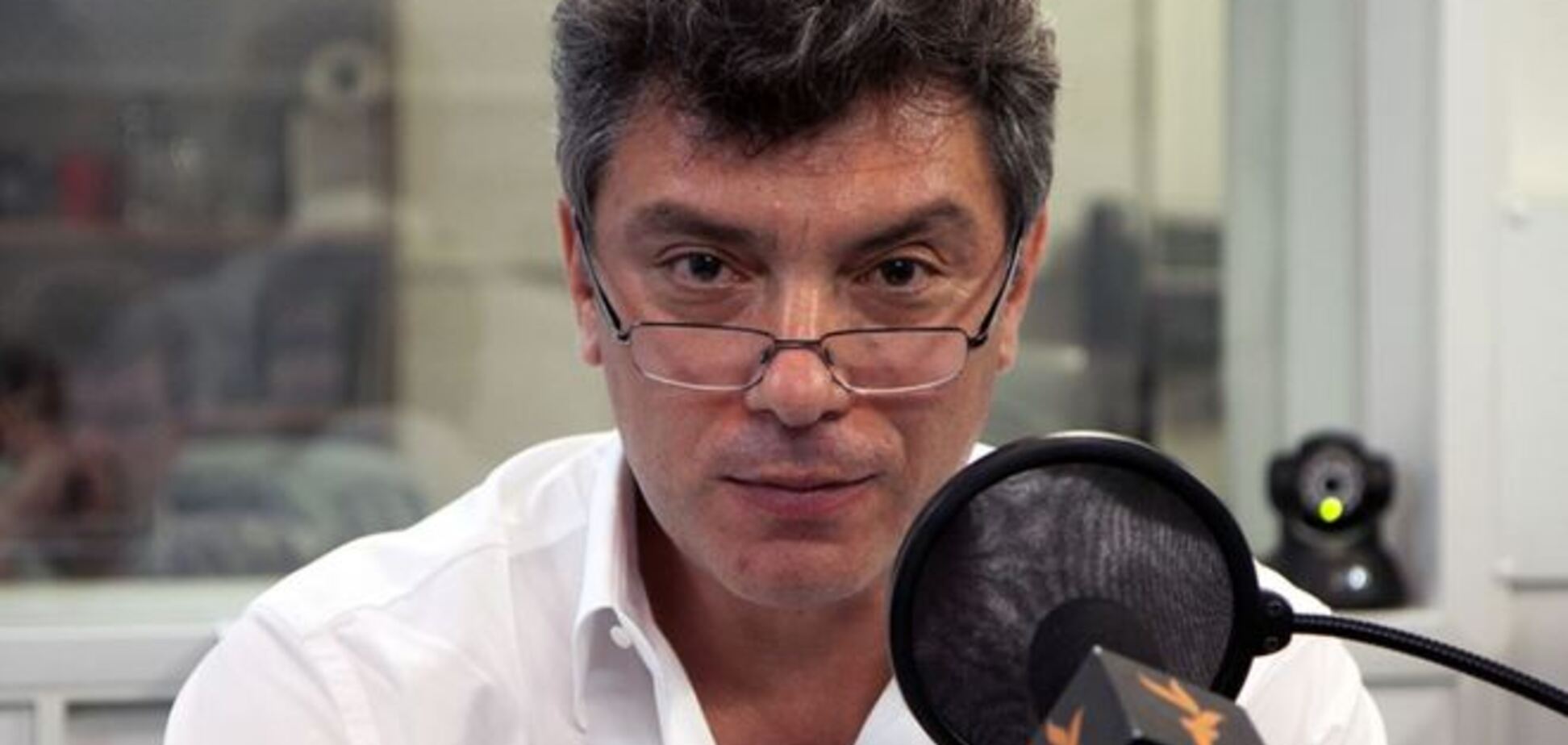 Немцов предрек 'долгое похмелье' россиян после имперского опьянения
