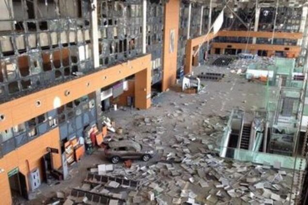 Появилось новое видео из донецкого аэропорта: 'киборг' показал украинцам свой 'офис'