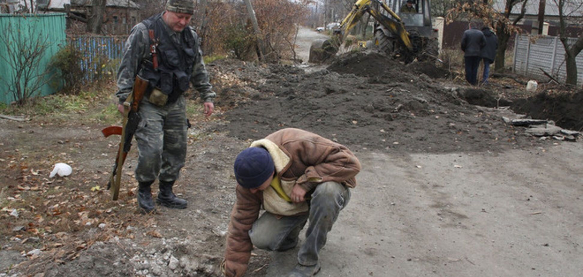 В Донецке снаряд террористов попал в маршрутку: есть жертвы