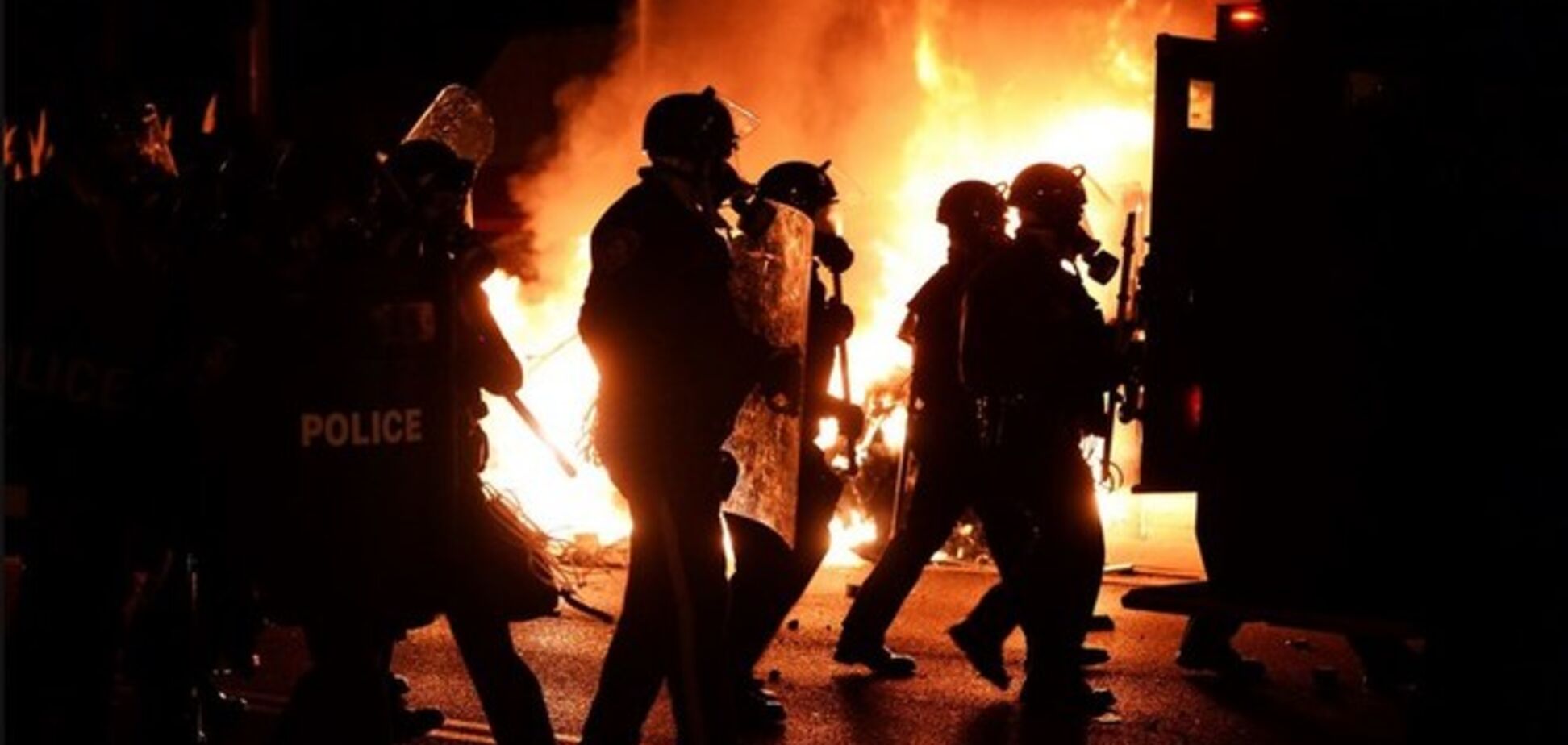 Волна массовых беспорядков прокатилась городами США: опубликованы фото