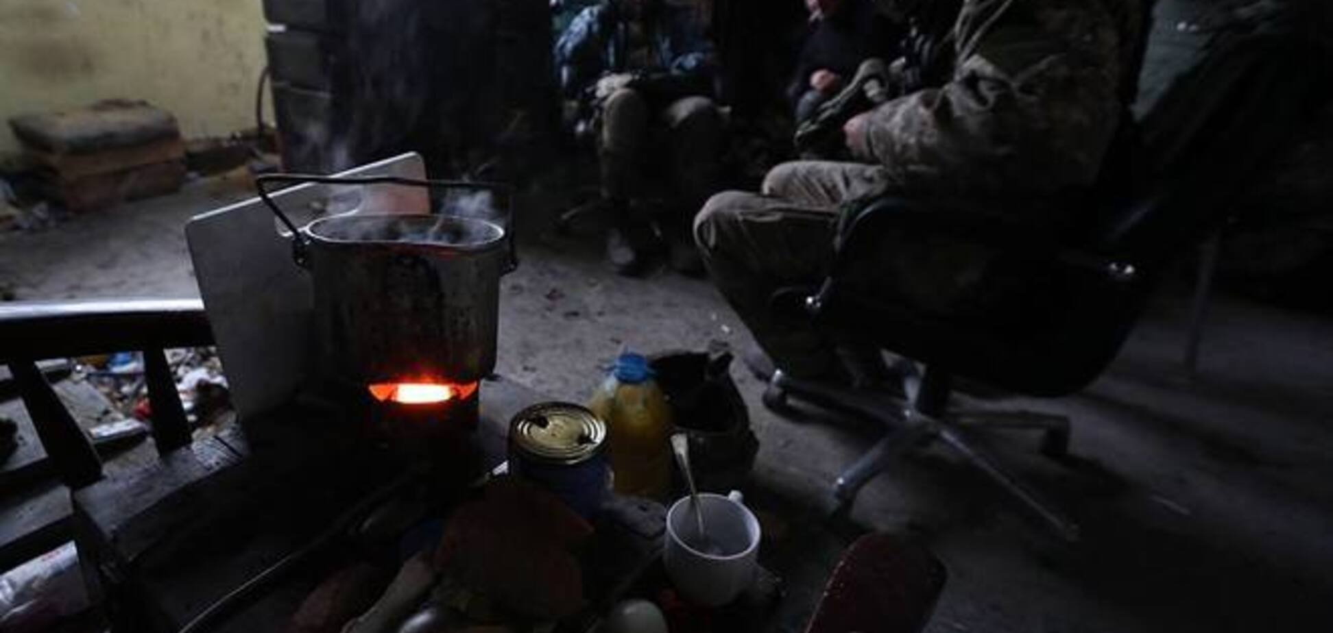Минобороны держит солдат на голодном пайке, в то время как склады госрезерва 'трещат' от запасов