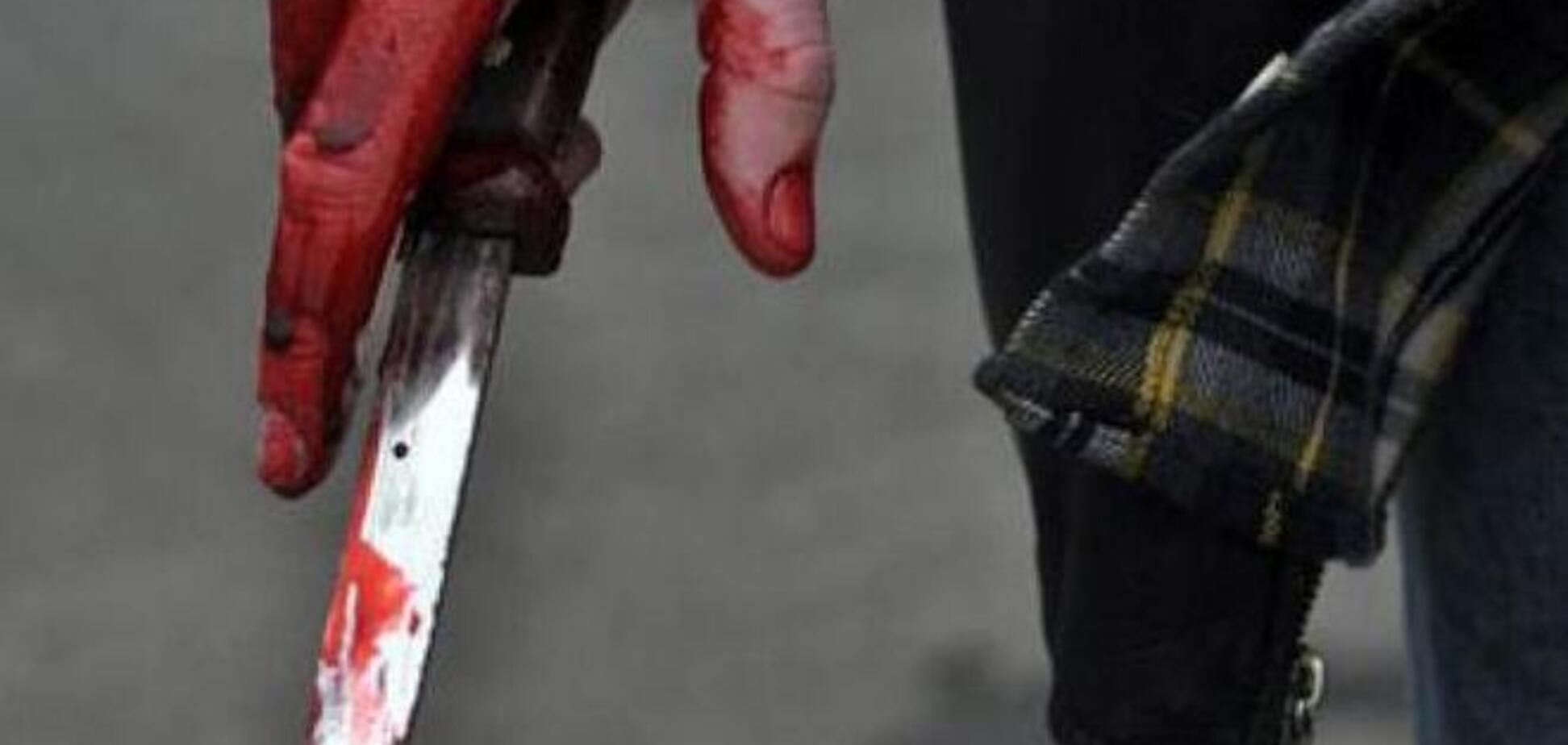 На московському вокзалі пасажиру перерізали горло через прохання не шуміти: відео з камер спостереження