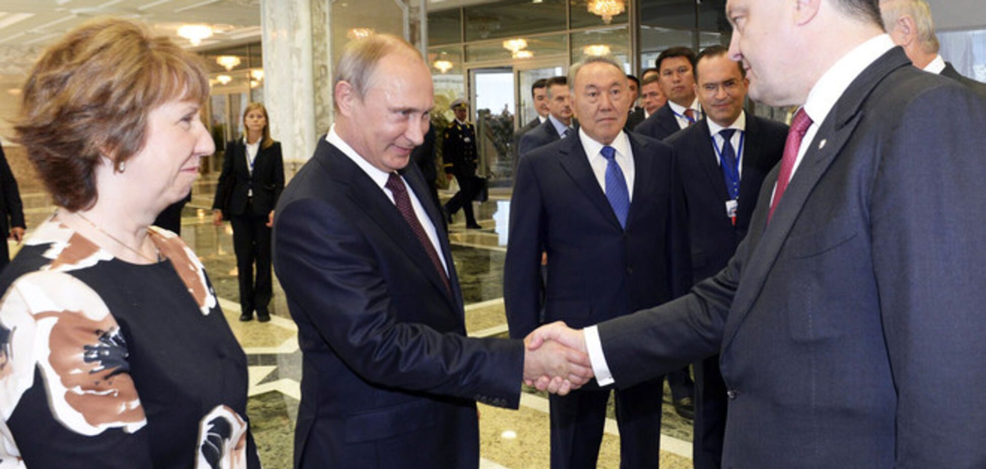 Путин пригрозил Порошенко наступлением - СМИ