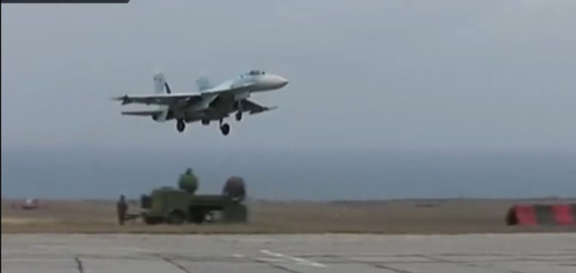 Российские истребители прилетели в оккупированный Крым. Видеофакт