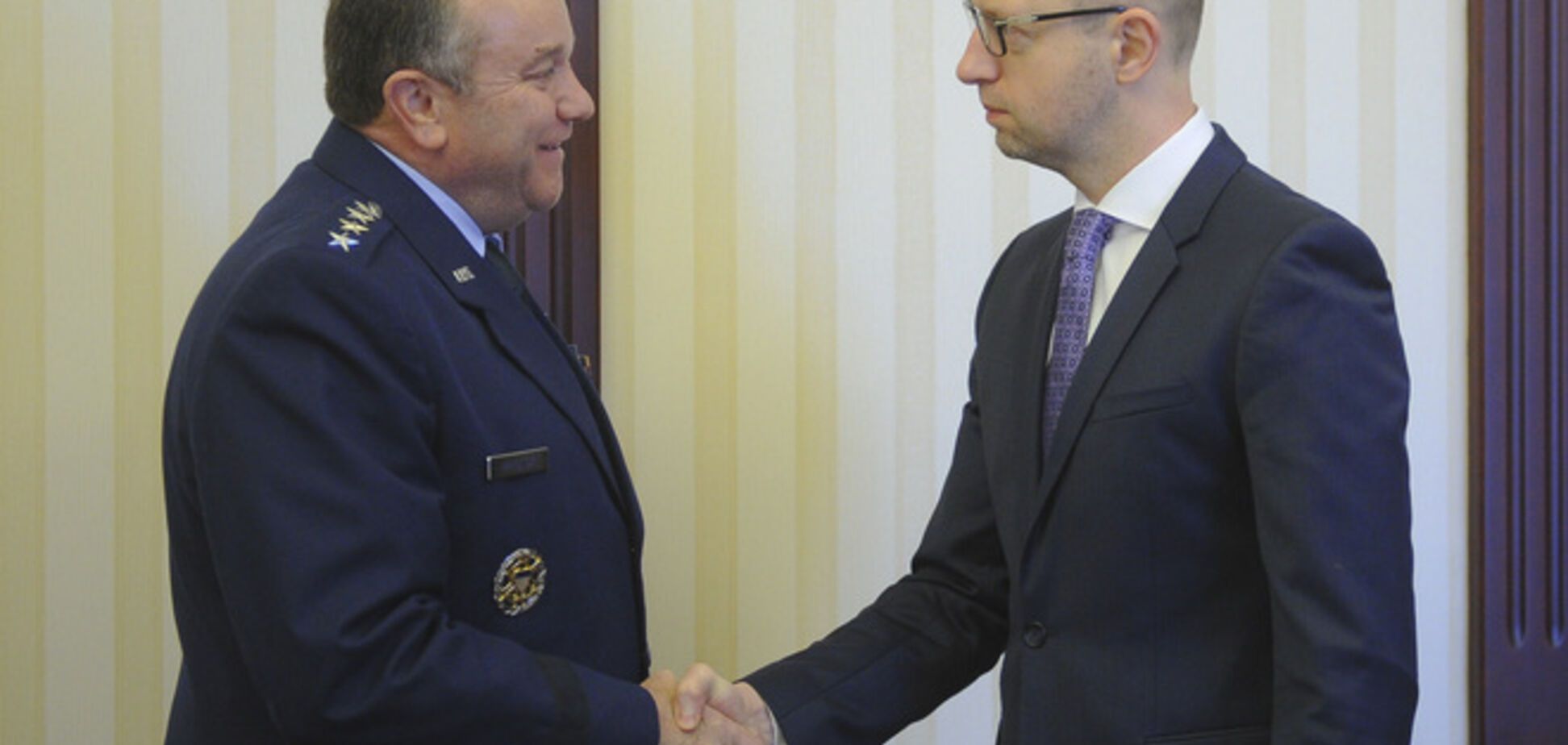 Яценюк и Бридлав договорились о практической поддержке НАТО Украины