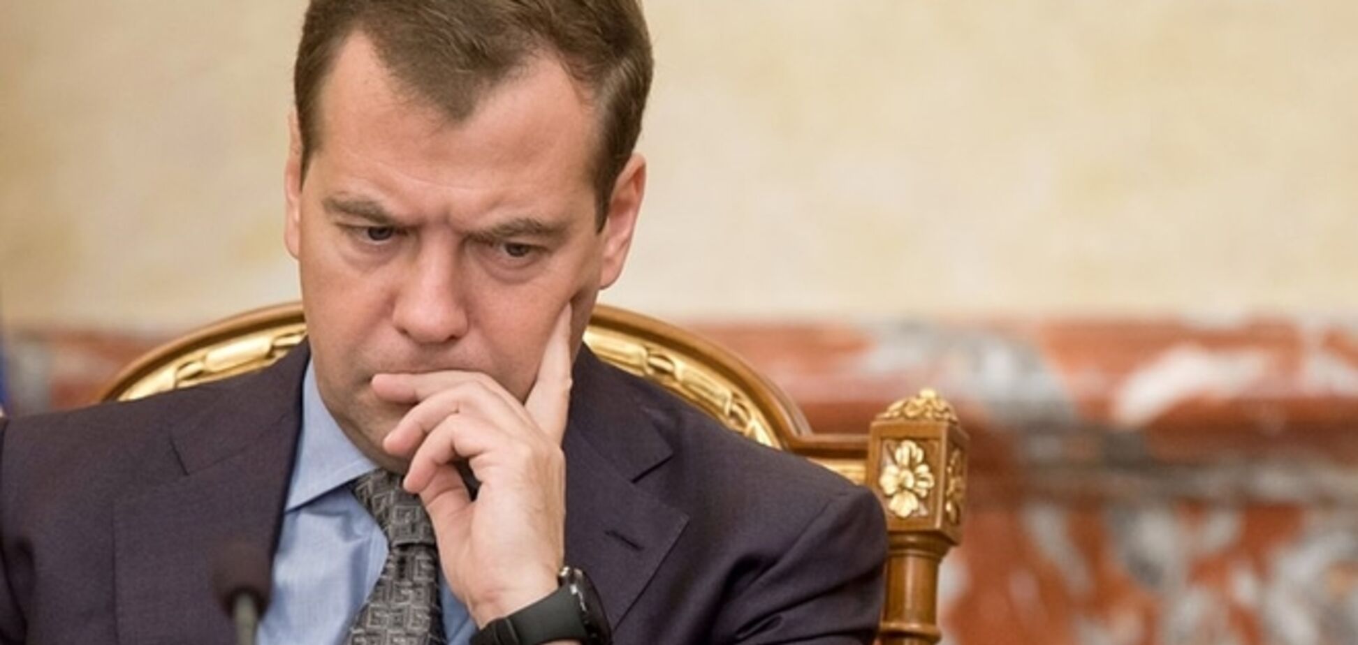 Яценюк поговорил с Медведевым по телефону впервые после аннексии Крыма
