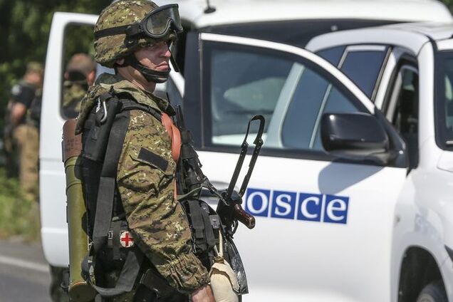 Ежедневно украинско-российскую границу пересекает около 8 тыс. человек, почти половина из них военные - отчет ОБСЕ